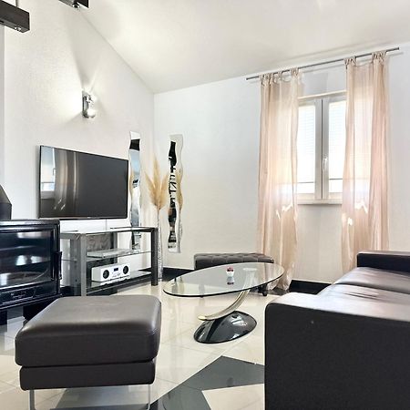 Villa Andrijana - Exclusively Yours - Family Getaway With Private Pool Kastela Bagian luar foto