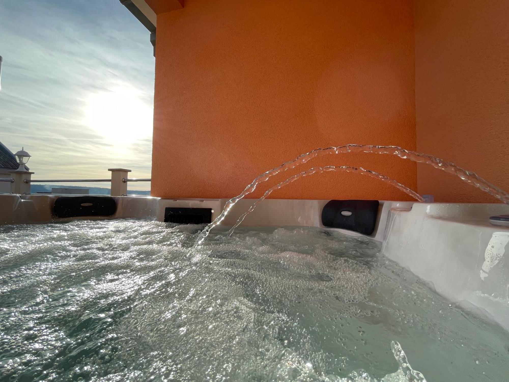 Villa Andrijana - Exclusively Yours - Family Getaway With Private Pool Kastela Bagian luar foto