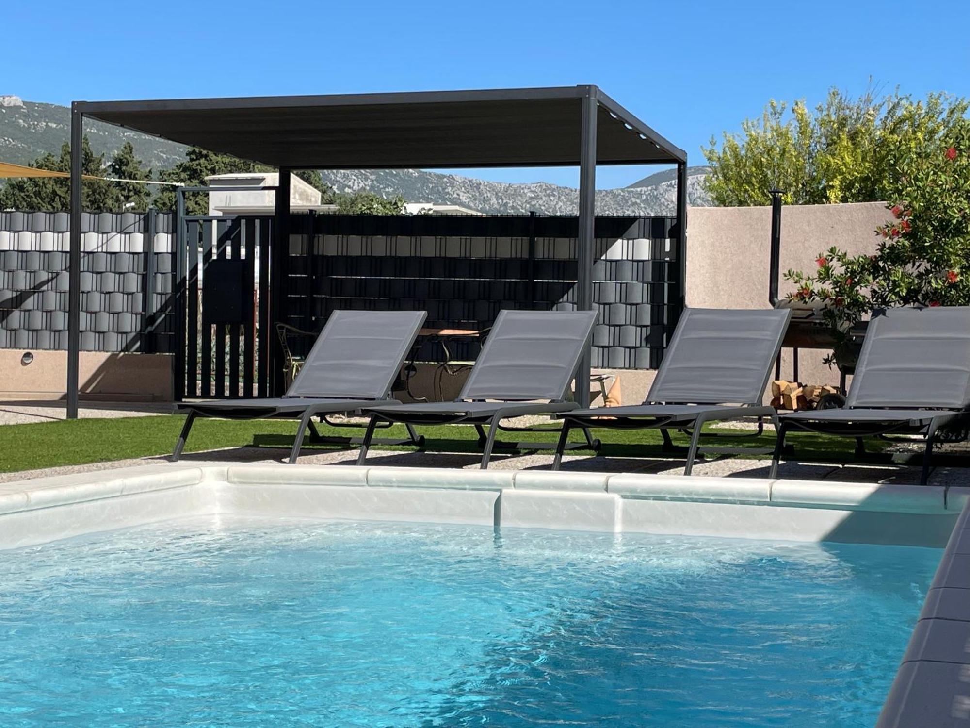 Villa Andrijana - Exclusively Yours - Family Getaway With Private Pool Kastela Bagian luar foto