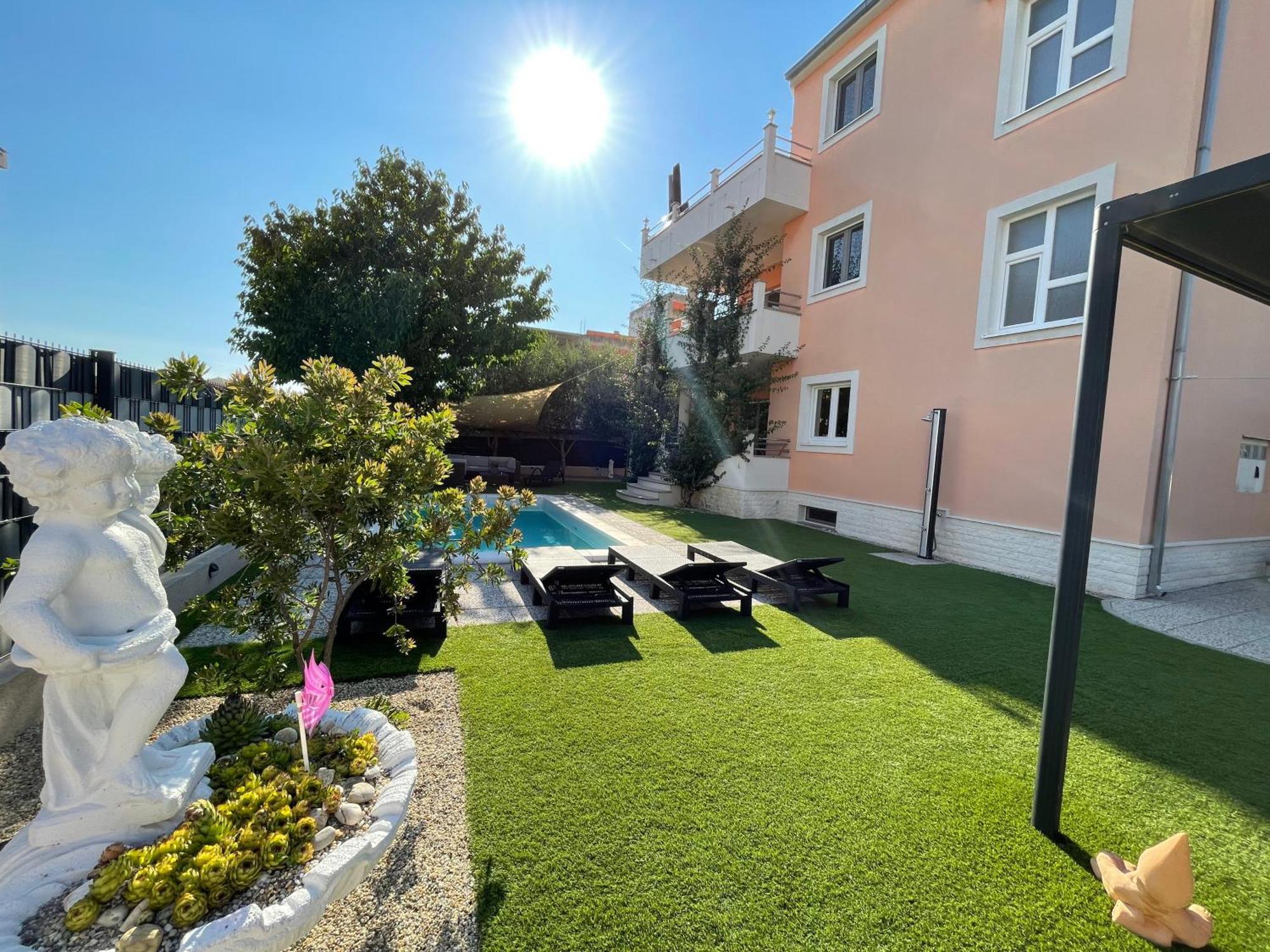 Villa Andrijana - Exclusively Yours - Family Getaway With Private Pool Kastela Bagian luar foto