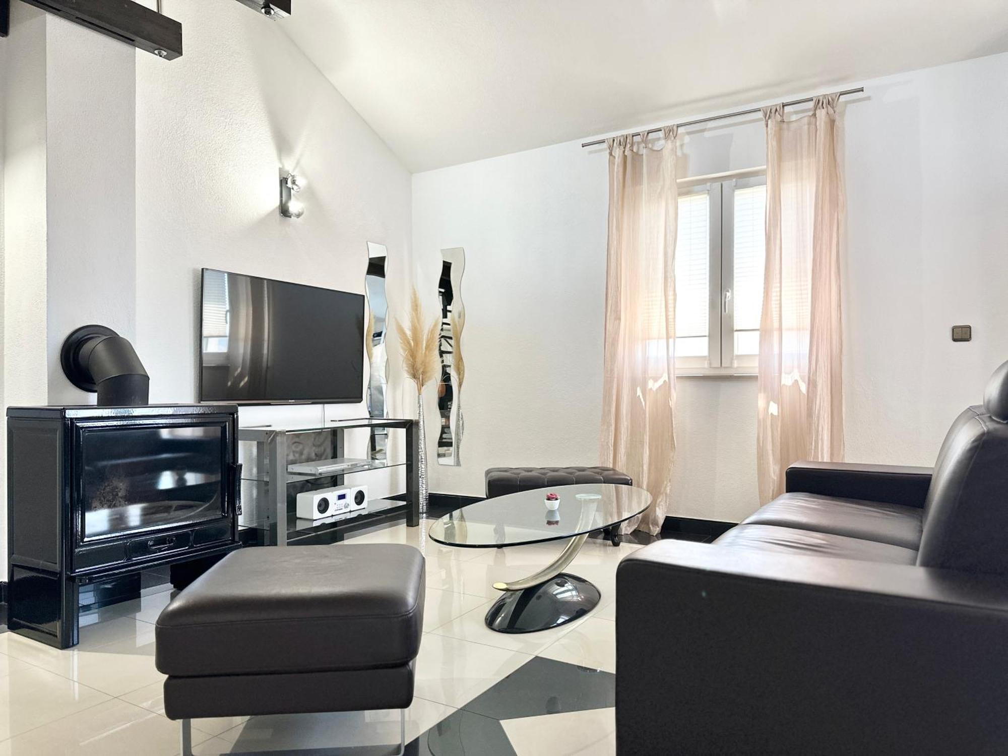 Villa Andrijana - Exclusively Yours - Family Getaway With Private Pool Kastela Bagian luar foto