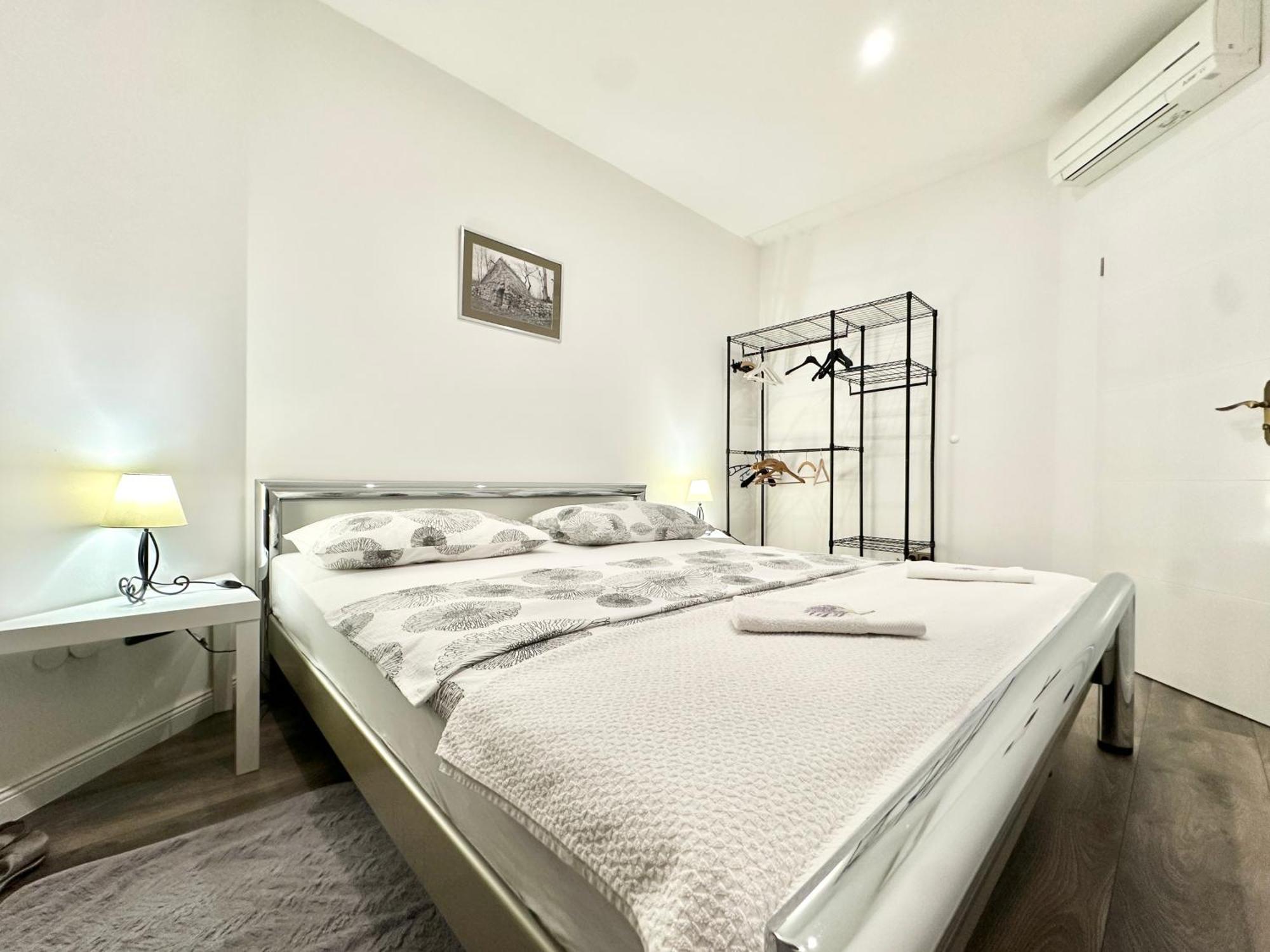Villa Andrijana - Exclusively Yours - Family Getaway With Private Pool Kastela Bagian luar foto